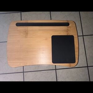 Foldable laptop desk